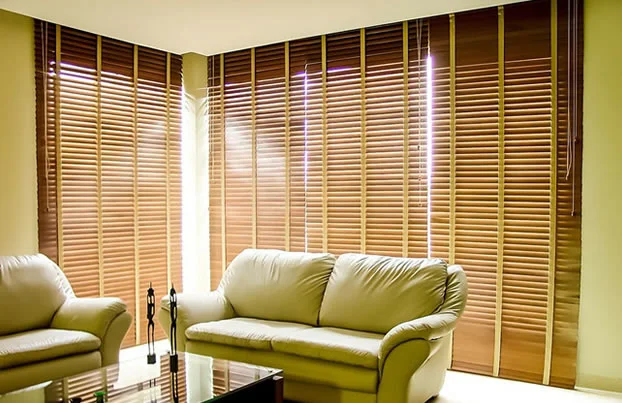 persiana de madeira